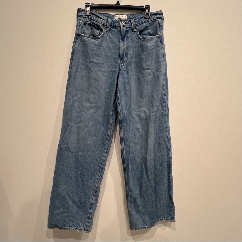 Abercrombie and Fitch the wide leg mid rise
